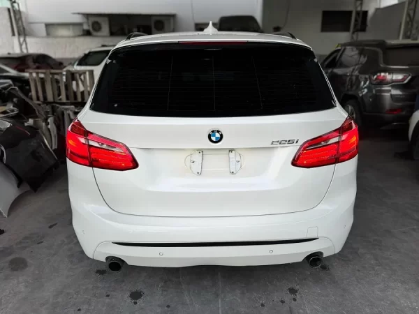 Sucata BMW 225i 2.0 T 231CV Gasolina 2015/2016 - 63.883 Km - Imagem 4