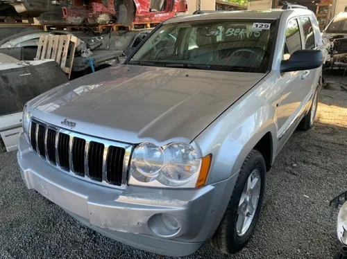Sucata Jeep Grand Cherokee Limited 4.7 V8 231cv 2006 - Imagem 2