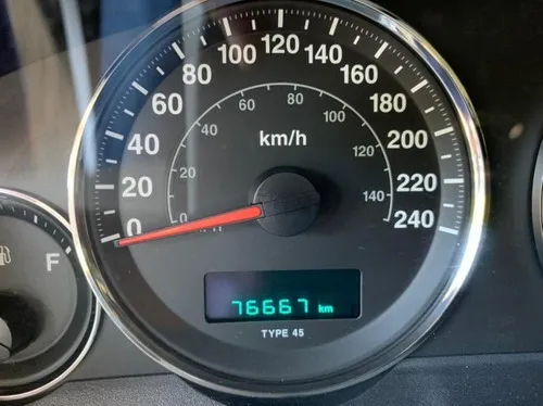 Sucata Jeep Grand Cherokee Limited 4.7 V8 231cv 2006 - Imagem 5
